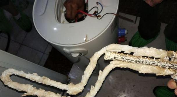 热水器清洗后噪音大的解决方法（降低热水器噪音）