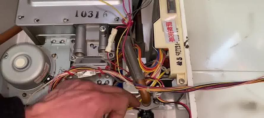 万和燃气热水器E4故障处理攻略（解决万和燃气热水器E4故障的实用方法及注意事项）