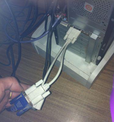 投影仪插板支架怎么拆卸？安全拆卸步骤是什么？