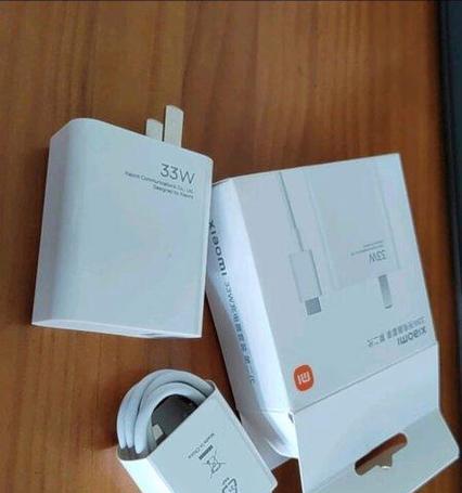 三点手机充电器多少瓦？充电速度如何？