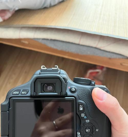 佳能相机翻转颜色模式的操作方法是什么？翻转后对照片效果有何影响？