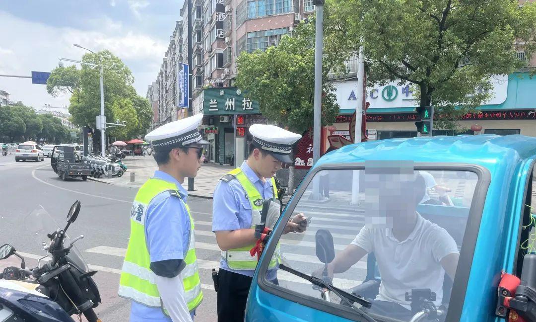 8月1日起，电动车、三轮、四轮车“3禁5必须”新规，处罚明确了